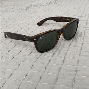 Ray-Ban New Wayfarer Classic Polarized